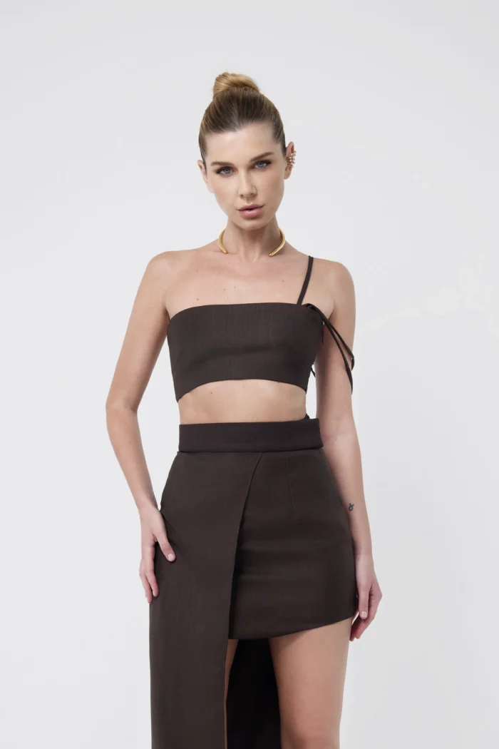 Alternative view of Asymmetric Top with Triple Straps